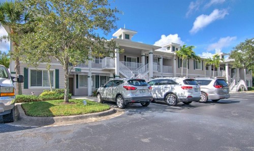 **Gorgeous First Floor Villa in Greenlinks of Lely -Relax by the Pool Golf at 2 Courses or Enjoy Happy Hour Next Door!** - image 8