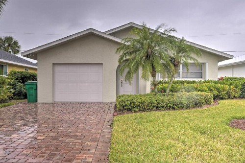 Naples Family Home - Walk to Vanderbilt Beach! - image 1