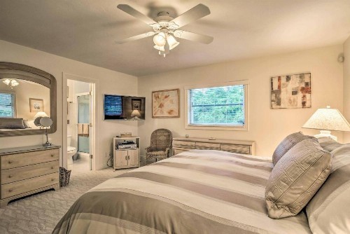 Naples Family Home - Walk to Vanderbilt Beach! - image 11