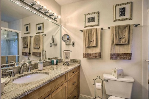 Naples Family Home - Walk to Vanderbilt Beach! - image 8