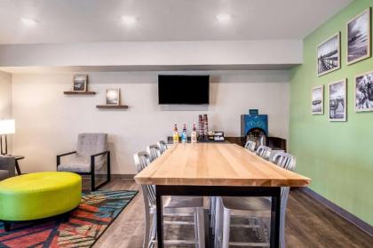 WoodSpring Suites Naples West - image 8