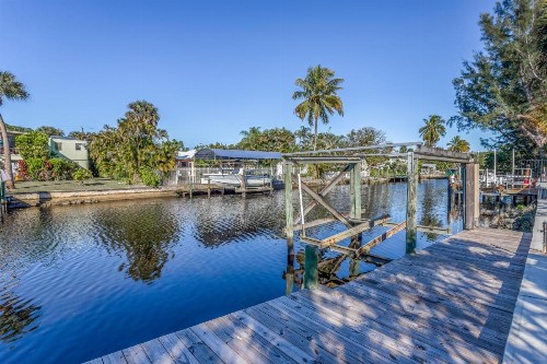 Naples Waterfront Retreat - image 8