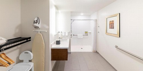 Pristine Vacation Rental Suite in Naples Florida - 3 Nights - One Bedroom #1 - image 10
