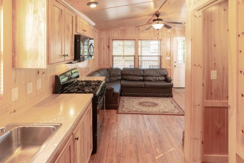 Lake-In-Wood Camping Resort - image 11