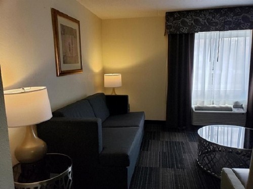 Club Hotel Nashville Inn & Suites - image 13