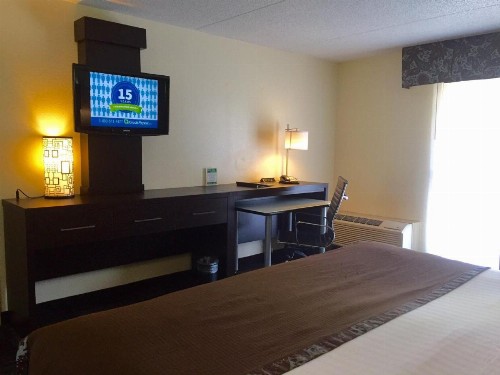 Club Hotel Nashville Inn & Suites - image 15