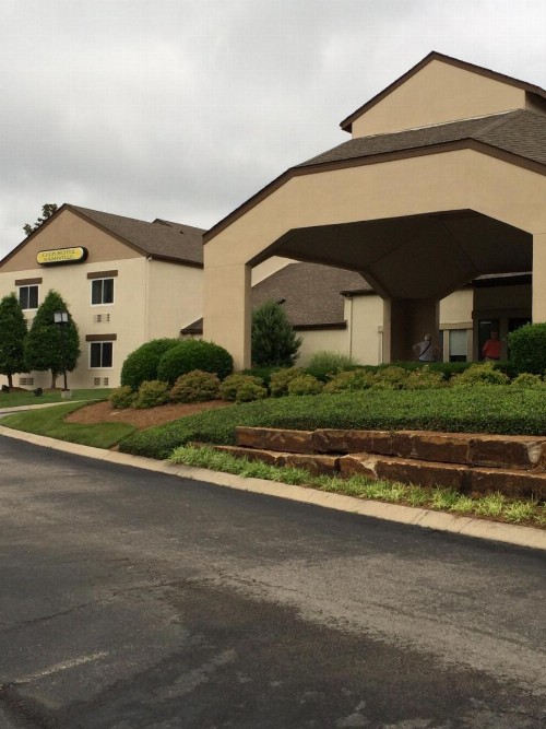 Club Hotel Nashville Inn & Suites - image 24