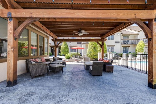 Club Hotel Nashville Inn & Suites - image 29