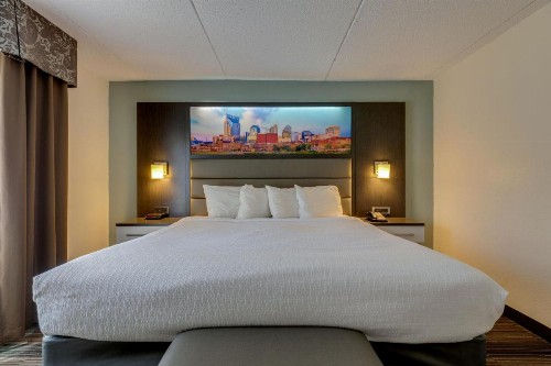 Club Hotel Nashville Inn & Suites - image 40