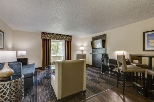 Club Hotel Nashville Inn & Suites - image 43
