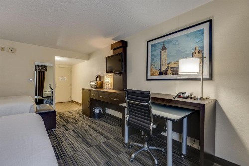Club Hotel Nashville Inn & Suites - image 46