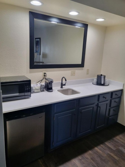 Club Hotel Nashville Inn & Suites - image 47