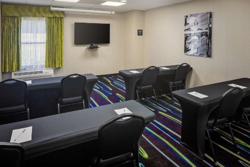 Hampton Inn & Suites Nashville-Airport - image 14
