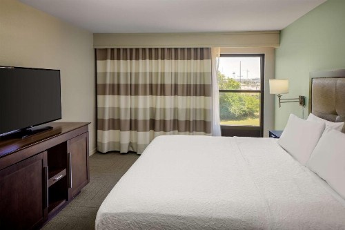 Hampton Inn & Suites Nashville-Airport - image 32