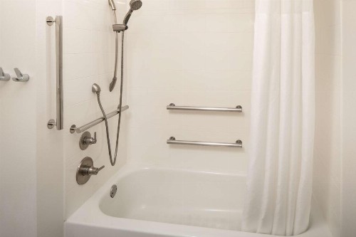 Hampton Inn & Suites Nashville-Airport - image 7