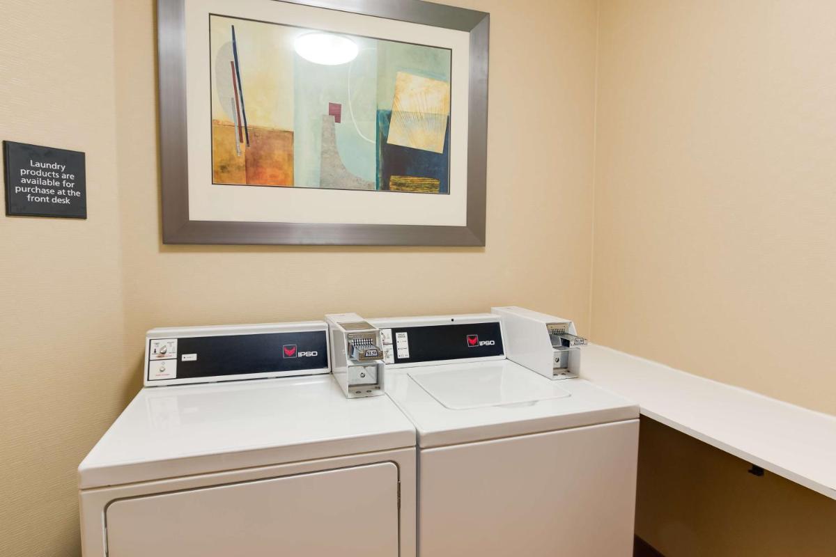 Hampton Inn Bellevue/Nashville I-40 West - image 3