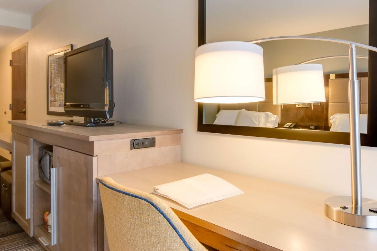 Hampton Inn Bellevue/Nashville I-40 West - image 4