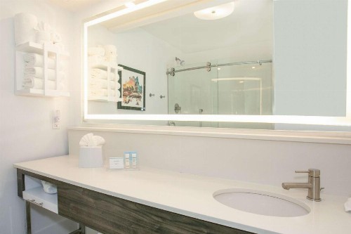 Hampton Inn & Suites Nashville-Green Hills - image 20