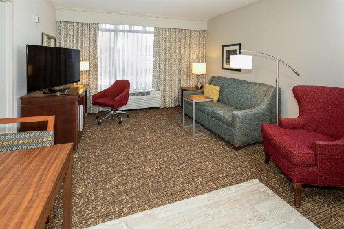Hampton Inn & Suites Nashville-Green Hills - image 34