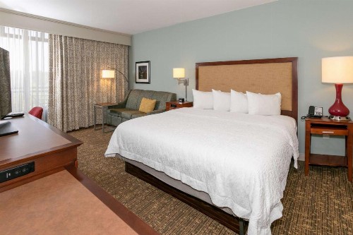 Hampton Inn & Suites Nashville-Green Hills - image 41