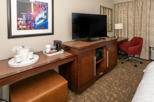 Hampton Inn & Suites Nashville-Green Hills - image 6