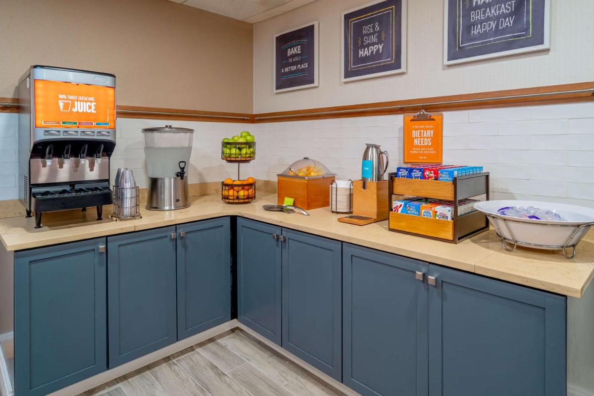 Hampton Inn Nashville / Vanderbilt - image 7