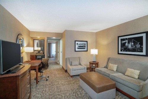 Embassy Suites Nashville - at Vanderbilt - image 3