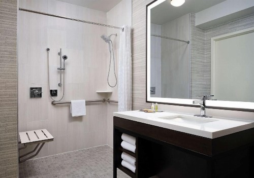DoubleTree by Hilton Downtown Nashville - image 11