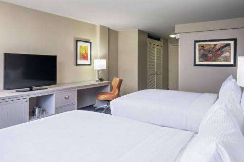 DoubleTree by Hilton Downtown Nashville - image 13