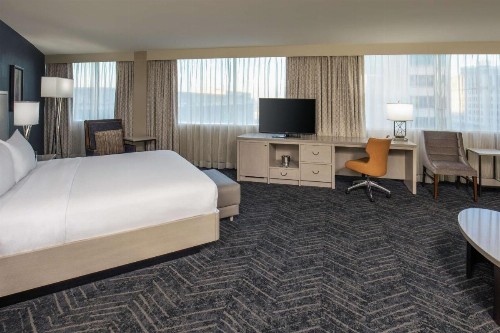 DoubleTree by Hilton Downtown Nashville - image 18