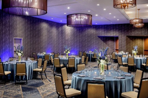 DoubleTree by Hilton Downtown Nashville - image 2