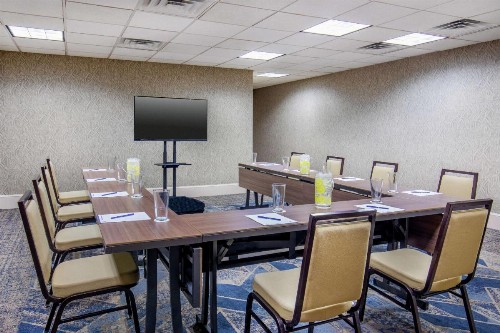 DoubleTree by Hilton Downtown Nashville - image 24