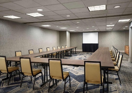 DoubleTree by Hilton Downtown Nashville - image 25