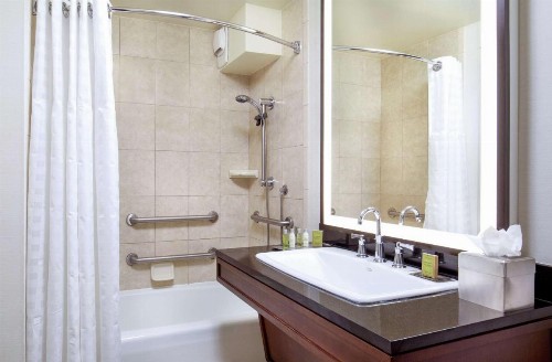 DoubleTree by Hilton Downtown Nashville - image 28