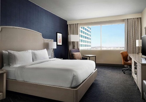DoubleTree by Hilton Downtown Nashville - image 30