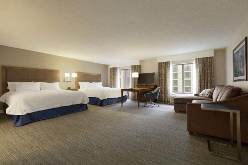 Hampton Inn & Suites Nashville Downtown - image 13