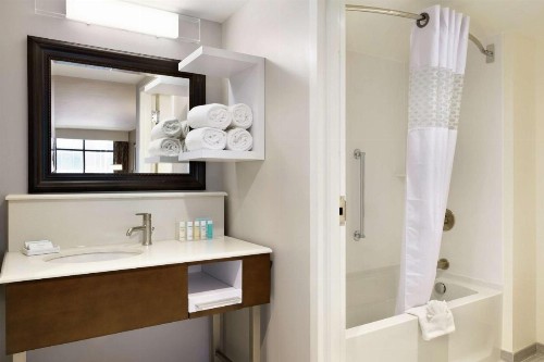 Hampton Inn & Suites Nashville Downtown - image 21