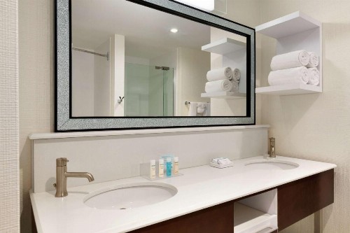 Hampton Inn & Suites Nashville Downtown - image 31