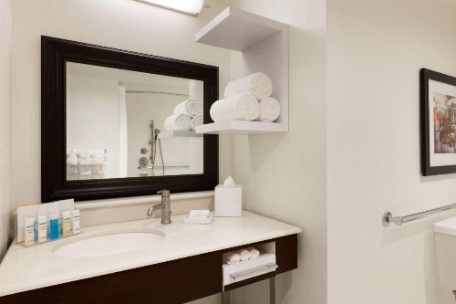 Hampton Inn & Suites Nashville Downtown - image 49