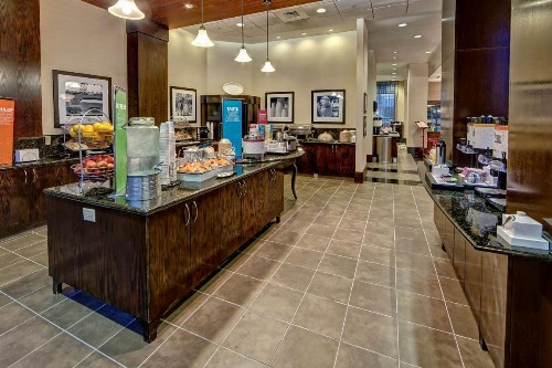 Hampton Inn & Suites Nashville Downtown - image 9