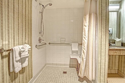 Hilton Garden Inn Nashville Airport - image 7