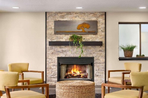 Super 8 by Wyndham Nashville East - image 10