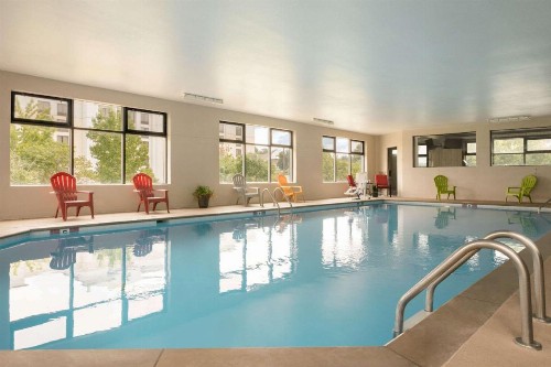 Super 8 by Wyndham Nashville East - image 11