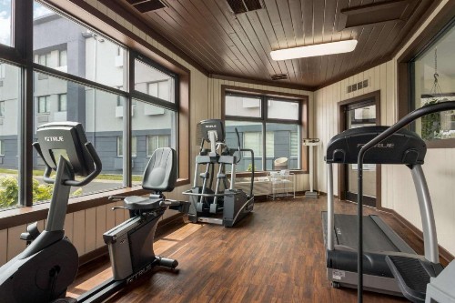 Super 8 by Wyndham Nashville East - image 16