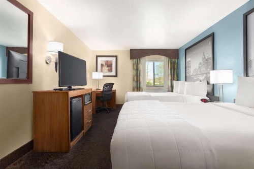 Super 8 by Wyndham Nashville East - image 25