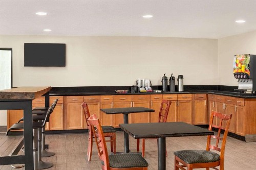 Super 8 by Wyndham Nashville East - image 33