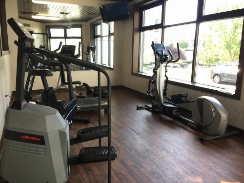Super 8 by Wyndham Nashville East - image 38