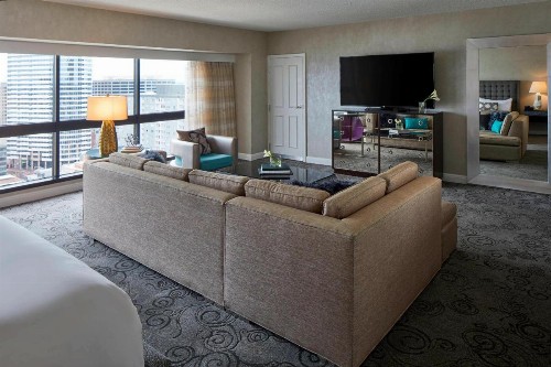 Renaissance Nashville Hotel - image 36