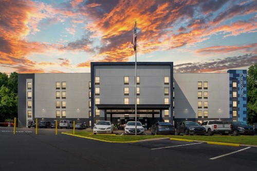 Alexis Inn and Suites Hotel