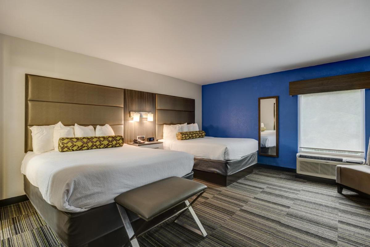 Alexis Inn and Suites Hotel - image 2